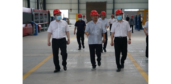 2022-6-29市委書記劉革安陪同省金融監(jiān)管局、國家開發(fā)銀行等領(lǐng)導(dǎo)視察萬眾集團(tuán)